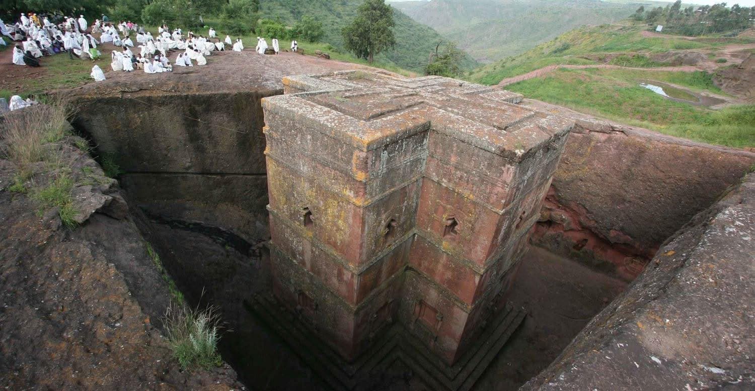 bete giyorgis lalibela aerial pilgrims
